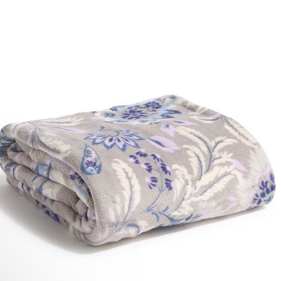 Vera Bradley Other - Vera Bradley Essential Throw Blanket
Venetian Paisley Ice Blue - NWT